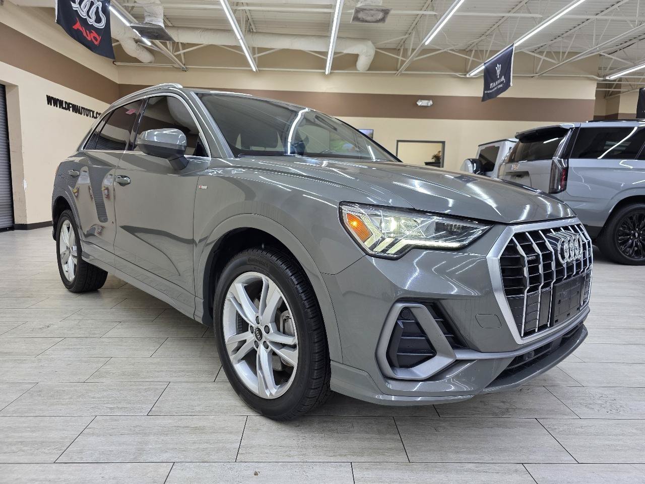 Used 2022 Audi Q3 2.0T Premium Plus w/ Premium Plus Package AWD/4WD image 4