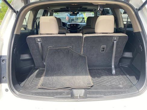 Used 2022 Honda Pilot Touring image 14