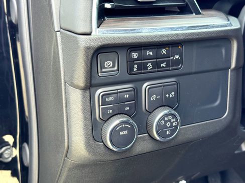 Used 2025 Chevrolet Tahoe Z71 image 14