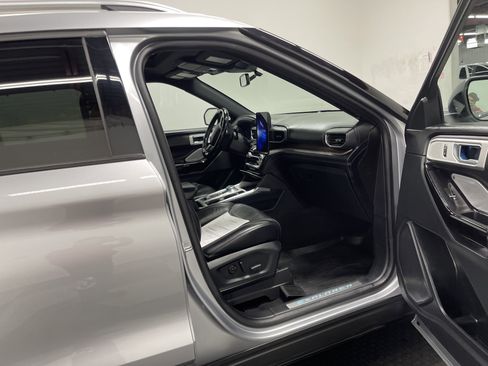Used 2021 Ford Explorer Platinum w/ Equipment Group 601A image 25