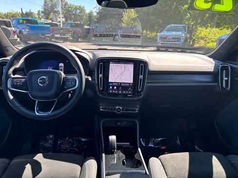 Used 2023 Volvo XC40 Recharge Ultimate AWD/4WD image 13
