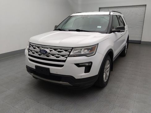 Used 2019 Ford Explorer XLT w/ Equipment Group 202A AWD/4WD image 15