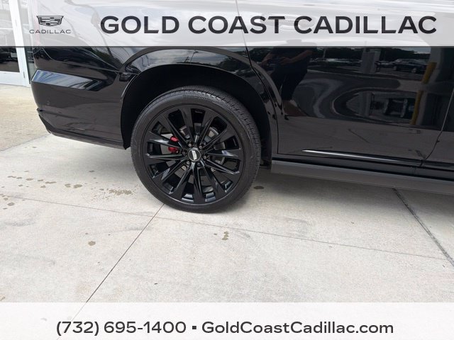 Certified 2026 Cadillac Escalade V w/ LPO, ONYX Package AWD/4WD image 7