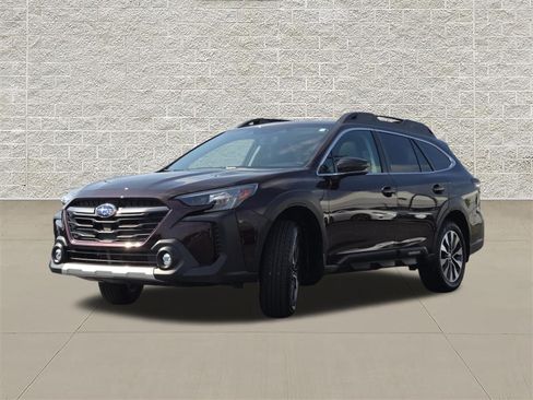 Certified 2025 Subaru Outback Limited AWD/4WD image 3
