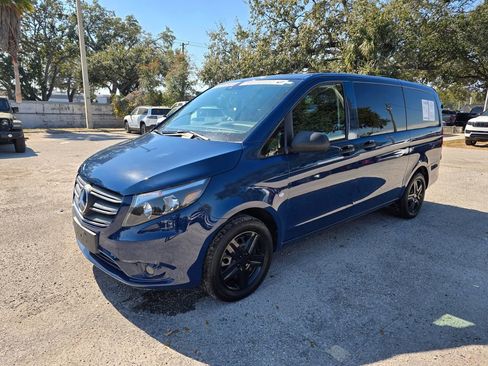 Used 2023 Mercedes-Benz Metris Passenger image 2
