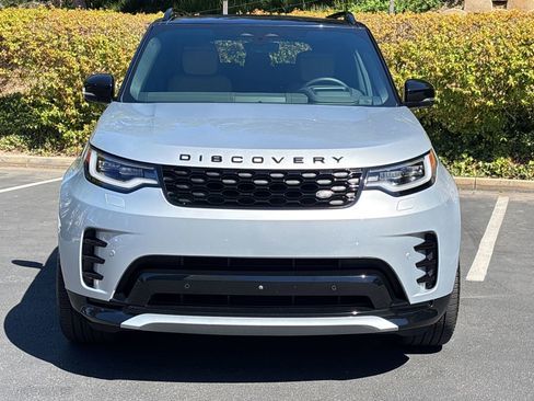 Certified 2024 Land Rover Discovery Dynamic SE image 6