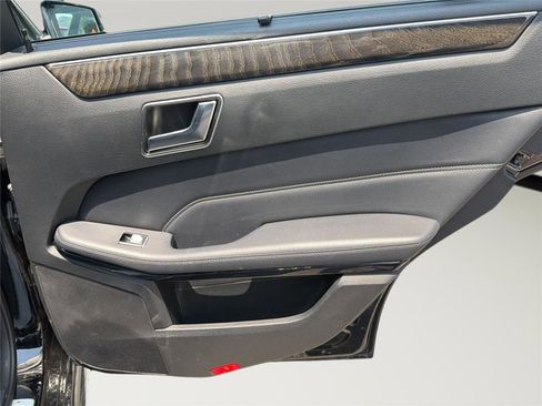 Used 2016 Mercedes-Benz E 350 4MATIC Wagon image 22