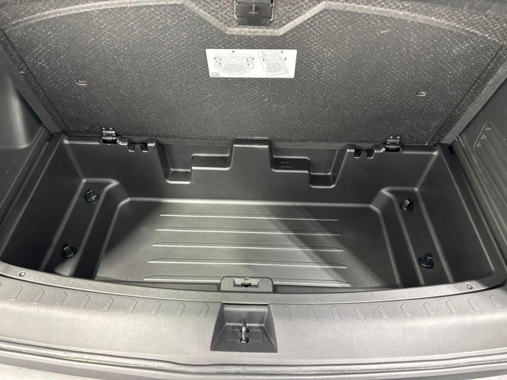 Used 2023 Chevrolet Traverse LT w/ LT Premium Package AWD/4WD image 57