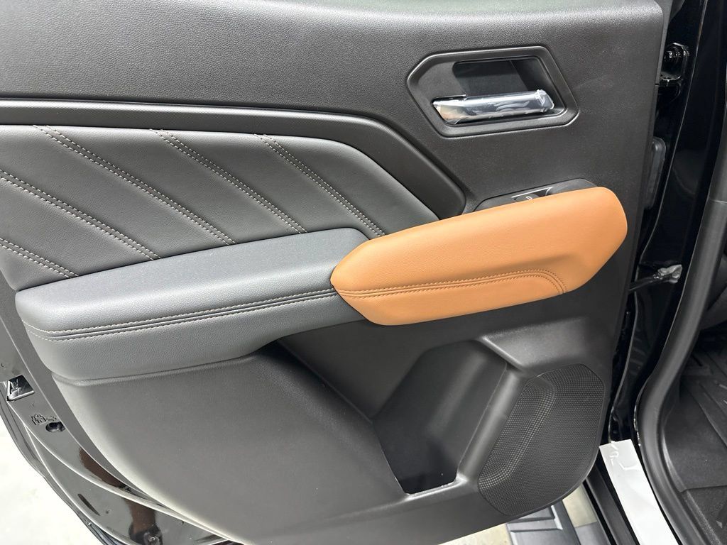 New 2026 GMC Canyon AT4 w/ Technology Plus Package AWD/4WD image 18