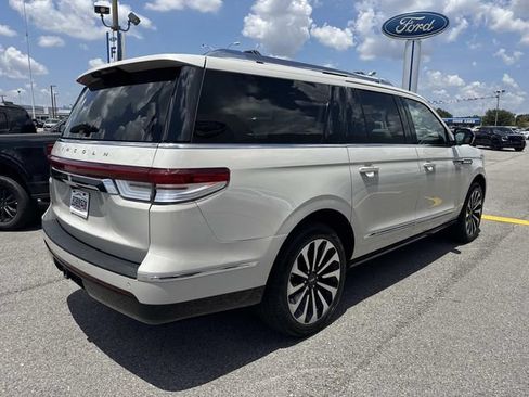 Used 2023 Lincoln Navigator L Reserve AWD/4WD image 5