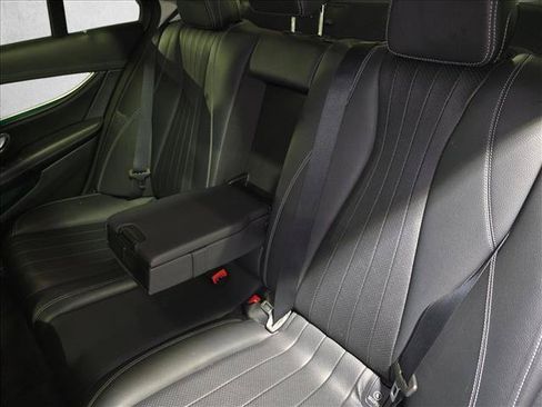 Used 2018 Mercedes-Benz E 300 4MATIC image 14