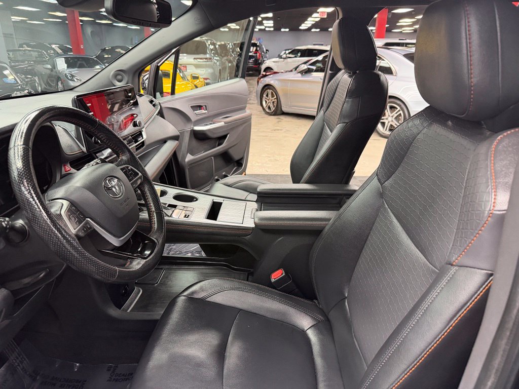 Used 2021 Toyota Sienna XSE w/ XSE Plus Package FWD image 33