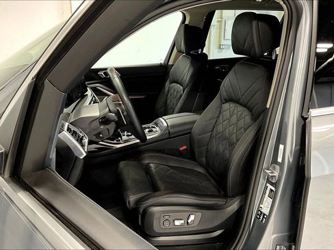 Certified 2024 BMW X7 xDrive40i w/ Premium Package image 32