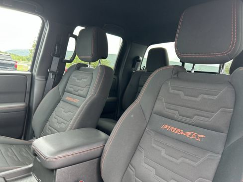 Used 2024 Nissan Frontier PRO-4X AWD/4WD image 22