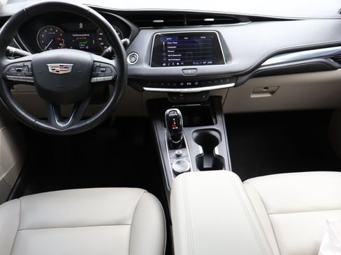 Used 2023 Cadillac XT4 Luxury w/ Cold Weather Package AWD/4WD image 23