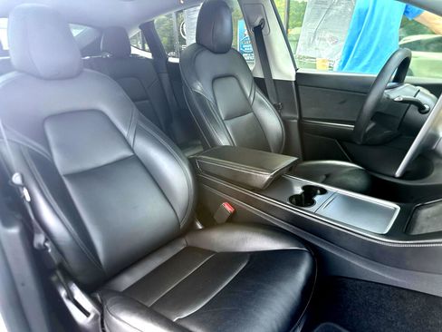 Used 2021 Tesla Model Y Performance image 12