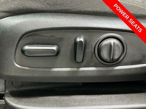 Used 2020 Chevrolet Equinox LT FWD image 31