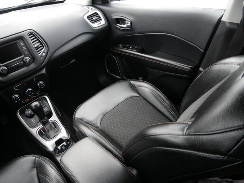 Used 2018 Jeep Compass Latitude w/ Cold Weather Group image 11