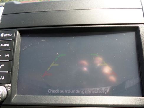 Used 2020 Nissan Frontier SV image 12