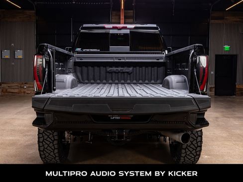 Used 2024 GMC Sierra 2500 AT4 w/ AT4 Premium Plus Package image 8