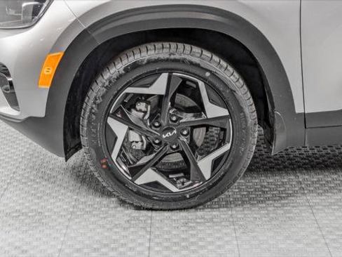 Used 2024 Kia Seltos EX image 33