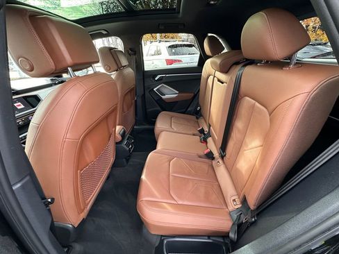 Used 2022 Audi Q3 2.0T Premium Plus w/ Premium Plus Package image 19