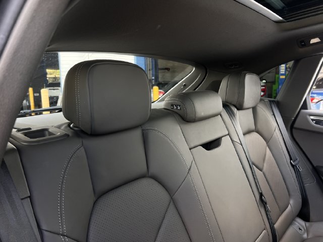 Used 2020 Porsche Macan S AWD/4WD image 31