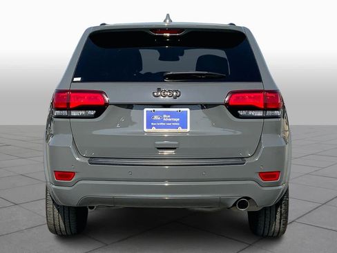 Used 2021 Jeep Grand Cherokee Laredo X image 5