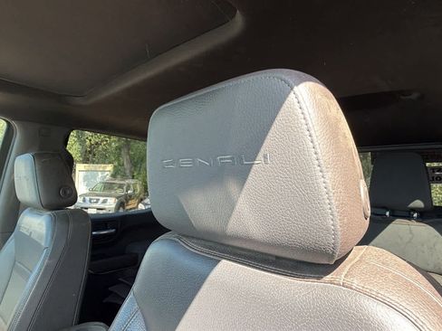 Used 2021 GMC Sierra 1500 Denali w/ Driver Alert Package II AWD/4WD image 11