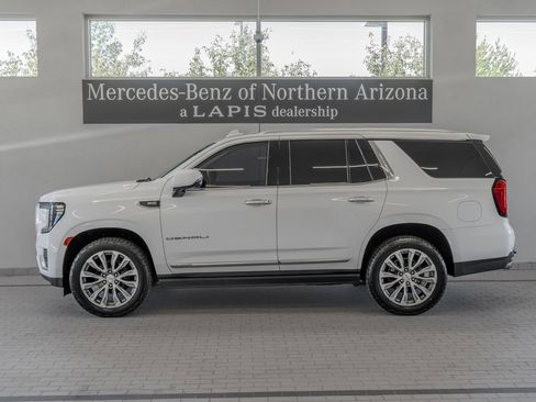 Used 2021 GMC Yukon Denali w/ Denali Premium Package AWD/4WD image 2