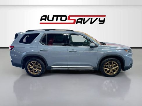 Used 2024 Honda Pilot Touring image 8