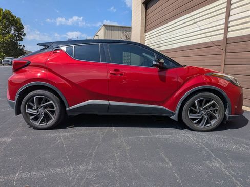 Used 2020 Toyota C-HR Limited FWD image 3