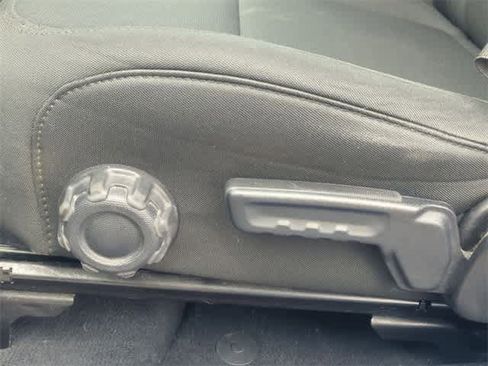 Used 2022 Jeep Gladiator Sport image 17