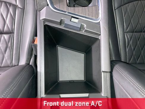 Used 2022 Buick Enclave Avenir image 14