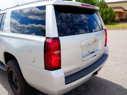 Used 2019 Chevrolet Suburban LT AWD/4WD image 40