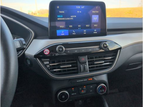 Used 2022 Ford Escape SE image 13