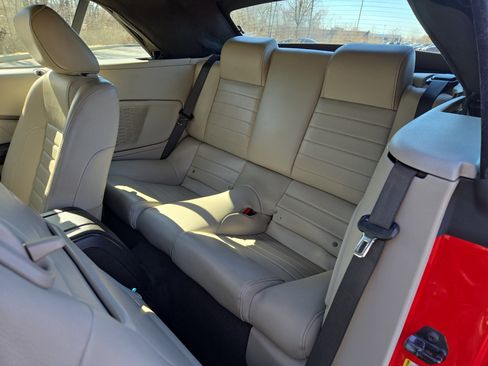 Used 2010 Ford Mustang Convertible image 23