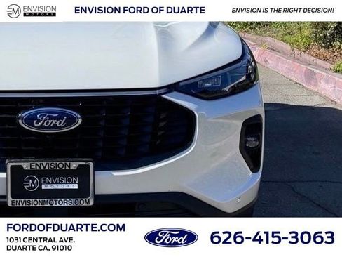 New 2025 Ford Escape SE image 5