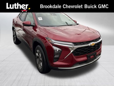 Used 2025 Chevrolet Trax LT w/ LT Convenience Package image 1