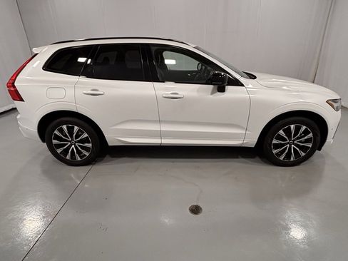 Certified 2025 Volvo XC60 B5 Plus image 5
