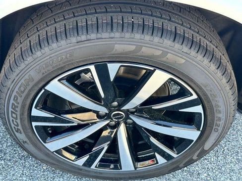 New 2026 Volvo XC90 B5 Core image 28