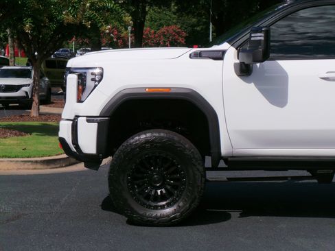 Used 2024 GMC Sierra 2500 AT4 w/ AT4 Premium Plus Package AWD/4WD image 27