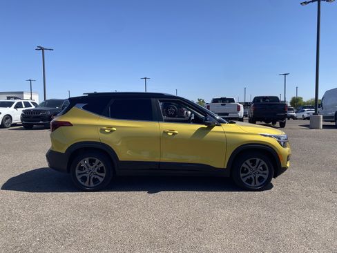 Certified 2023 Kia Seltos S w/ Navigation Package FWD image 6