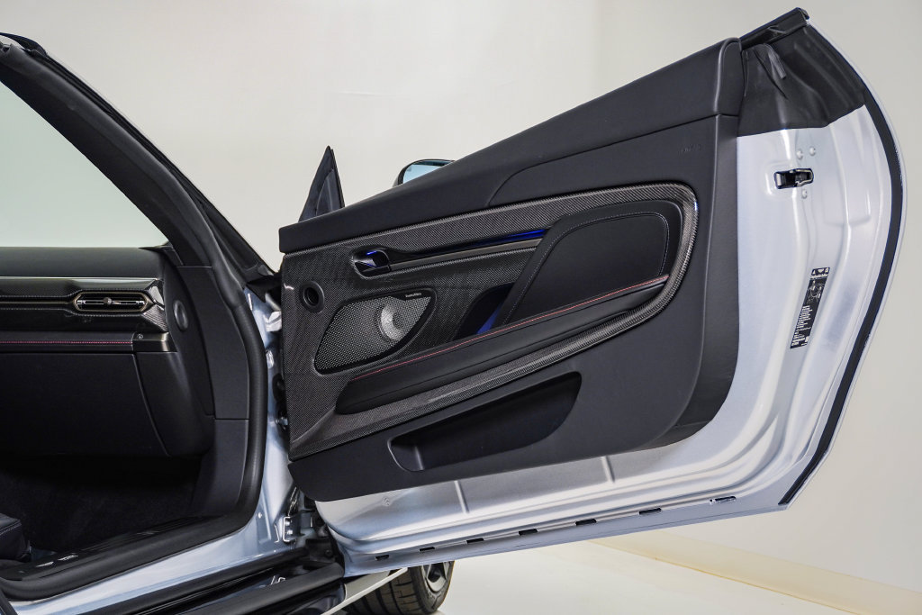 Used 2026 Aston Martin Vanquish Convertible RWD image 21