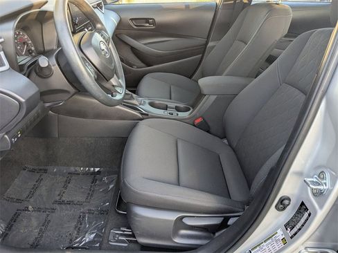 Used 2025 Toyota Corolla LE image 20