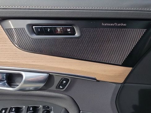 New 2026 Volvo XC90 T8 Plus w/ Protection Package Premier image 31