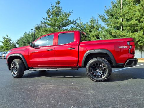 Used 2024 Chevrolet Colorado Trail Boss w/ Technology Package AWD/4WD image 28