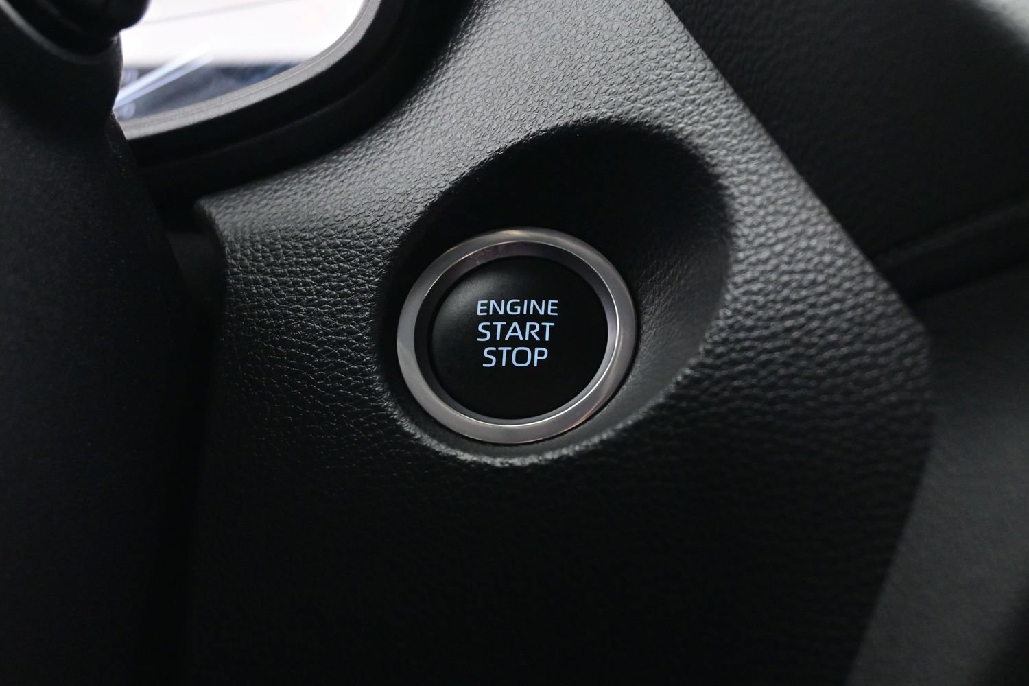 Used 2023 Toyota Corolla Cross LE AWD/4WD image 21