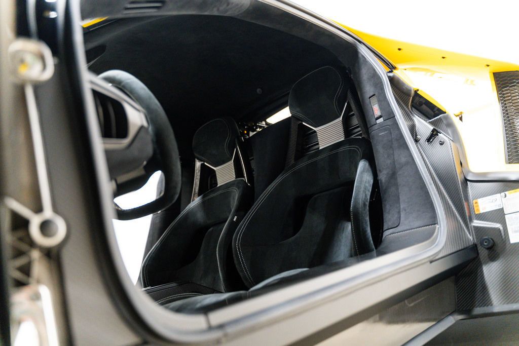 Used 2020 Ford GT Carbon Series RWD image 5