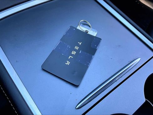 Used 2021 Tesla Model 3 Performance image 15